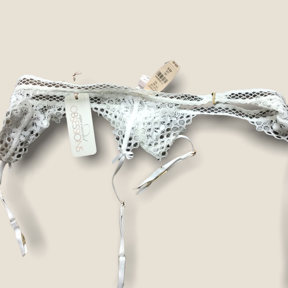 White Garter belt NWT